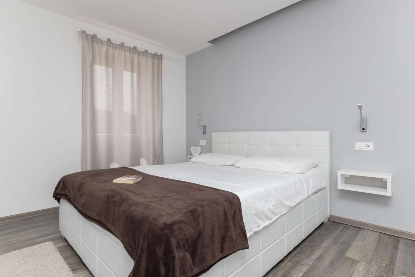 Villa Viscum In Central Istria For 8 Persons With Large Garden - Pet Friendly Пазин Экстерьер фото