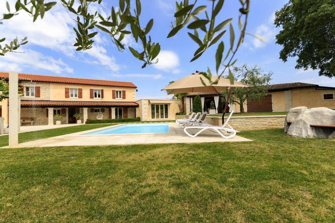 Villa Viscum In Central Istria For 8 Persons With Large Garden - Pet Friendly Пазин Экстерьер фото