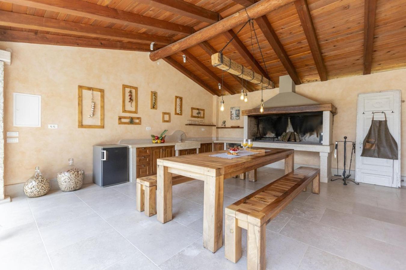 Villa Viscum In Central Istria For 8 Persons With Large Garden - Pet Friendly Пазин Экстерьер фото