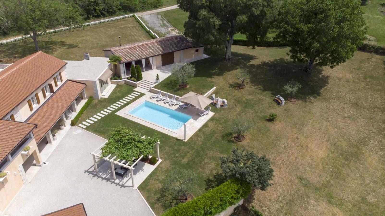 Villa Viscum In Central Istria For 8 Persons With Large Garden - Pet Friendly Пазин Экстерьер фото