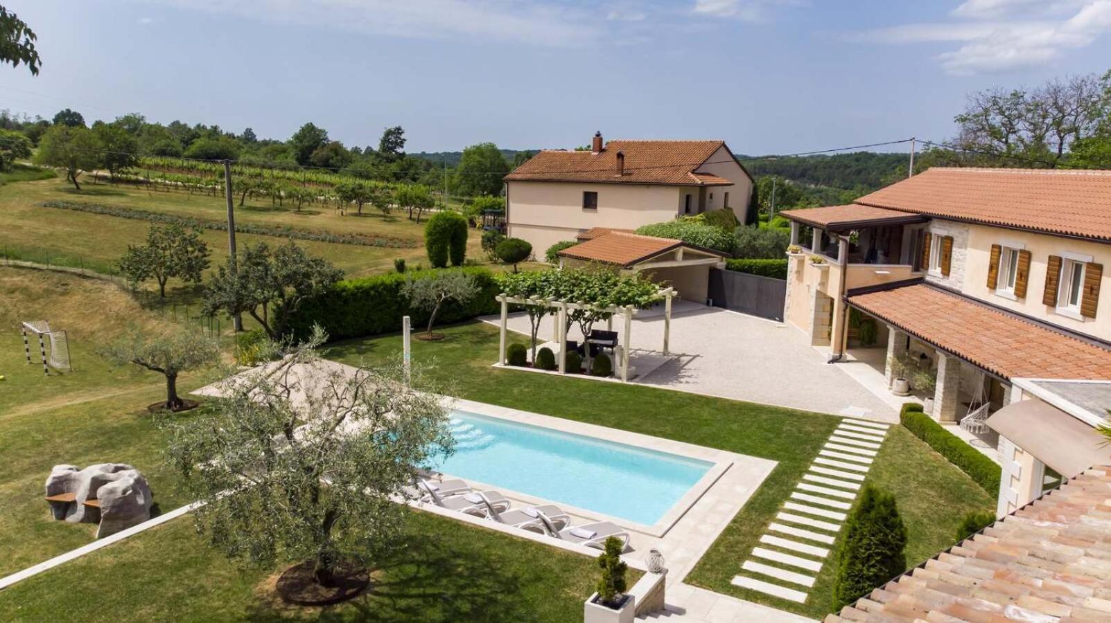 Villa Viscum In Central Istria For 8 Persons With Large Garden - Pet Friendly Пазин Экстерьер фото