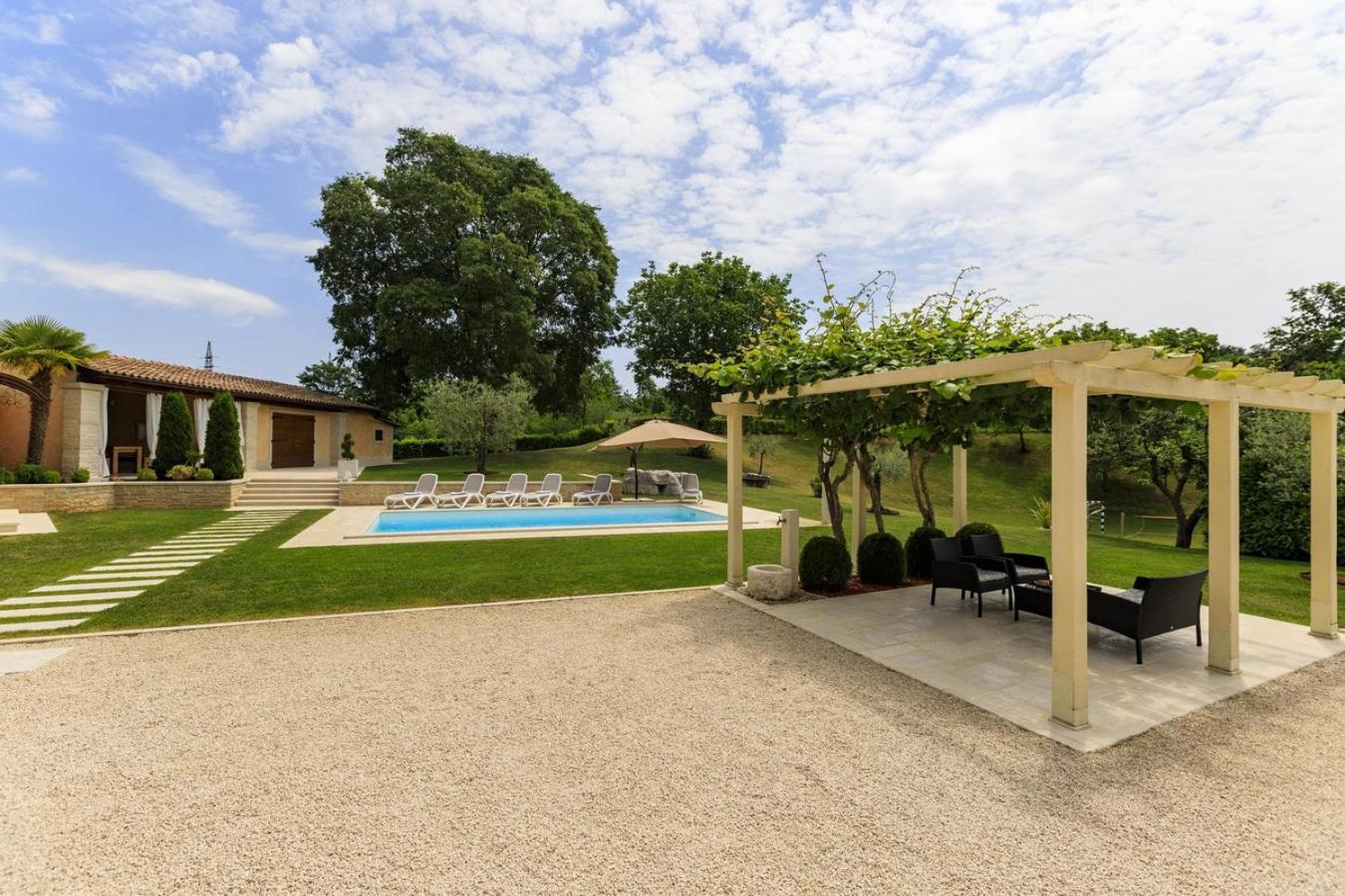 Villa Viscum In Central Istria For 8 Persons With Large Garden - Pet Friendly Пазин Экстерьер фото