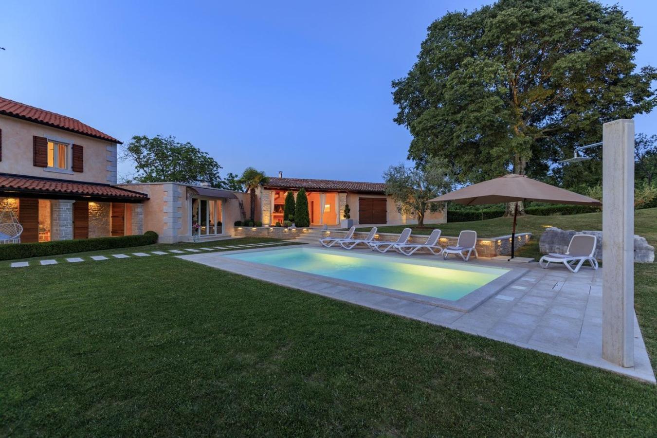 Villa Viscum In Central Istria For 8 Persons With Large Garden - Pet Friendly Пазин Экстерьер фото