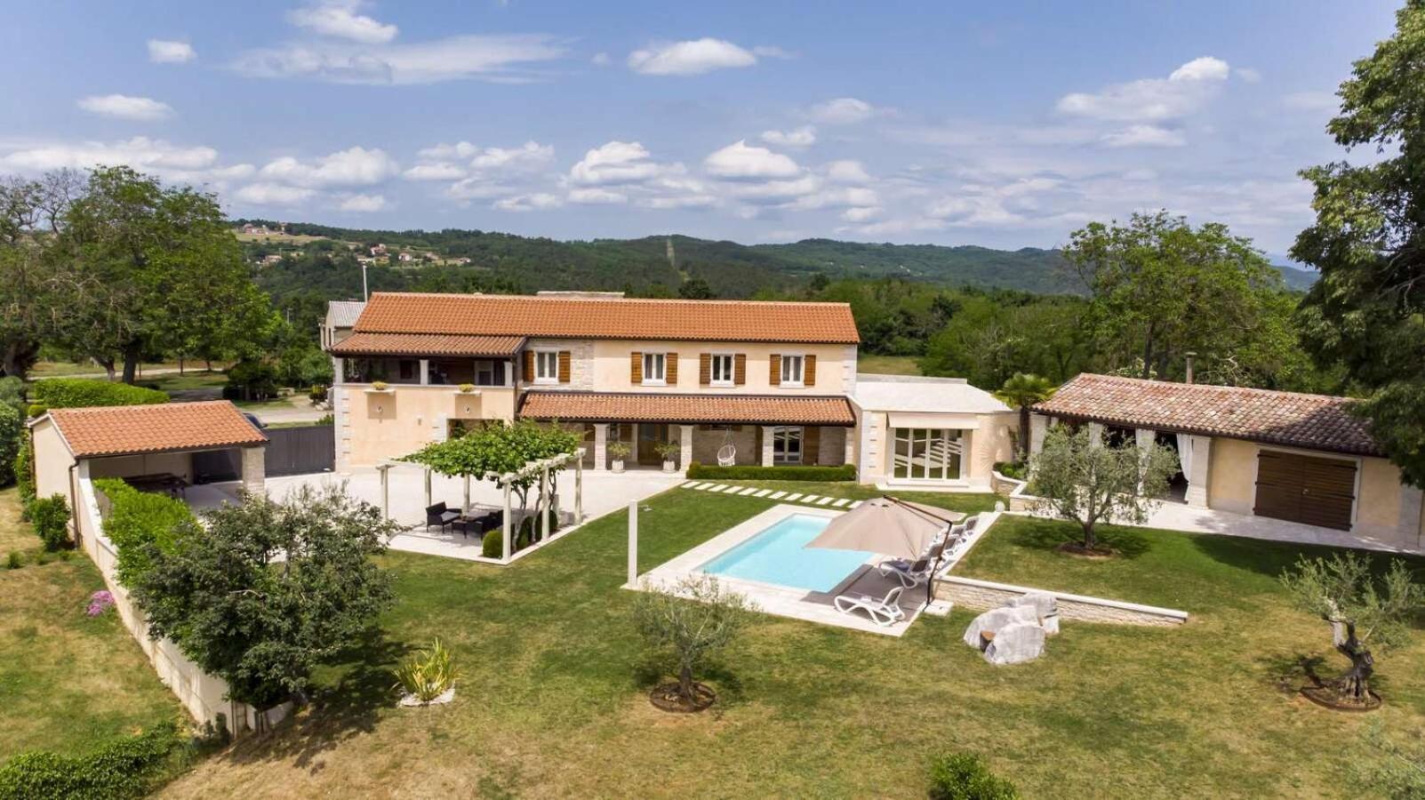 Villa Viscum In Central Istria For 8 Persons With Large Garden - Pet Friendly Пазин Экстерьер фото